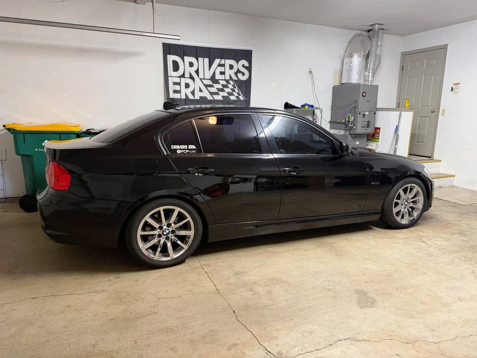 2011 BMW E90 3 Series Sedan - Image 2 of 9