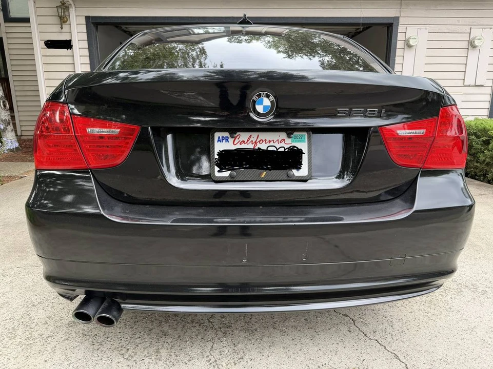 2011 BMW E90 3 Series Sedan - Image 4 of 9
