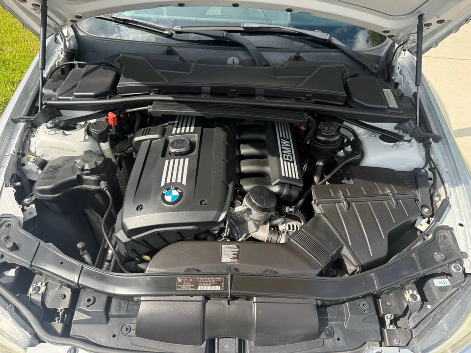 2011 BMW E90 3 Series Sedan - Image 17 of 19