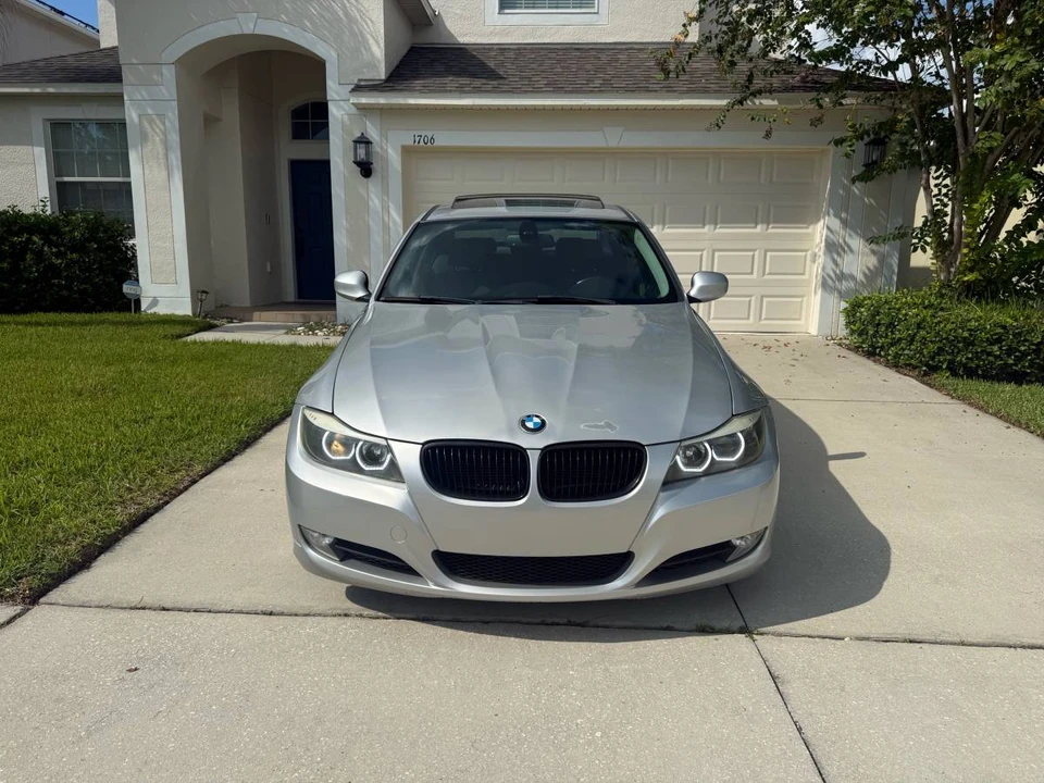 2011 BMW E90 3 Series Sedan - Image 8 of 19