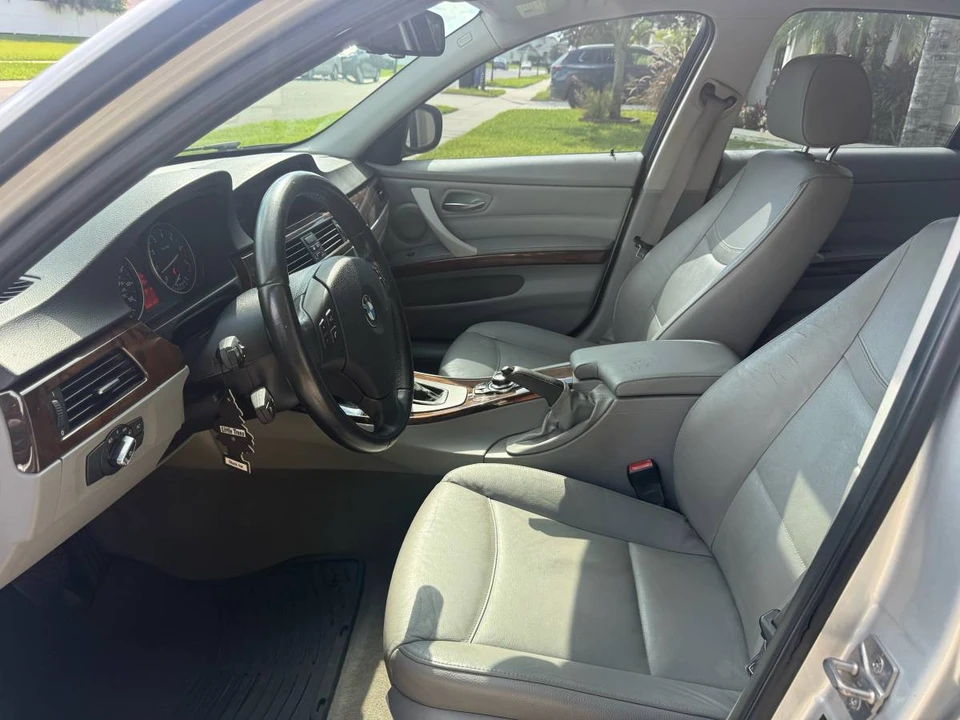 2011 BMW E90 3 Series Sedan - Image 9 of 19