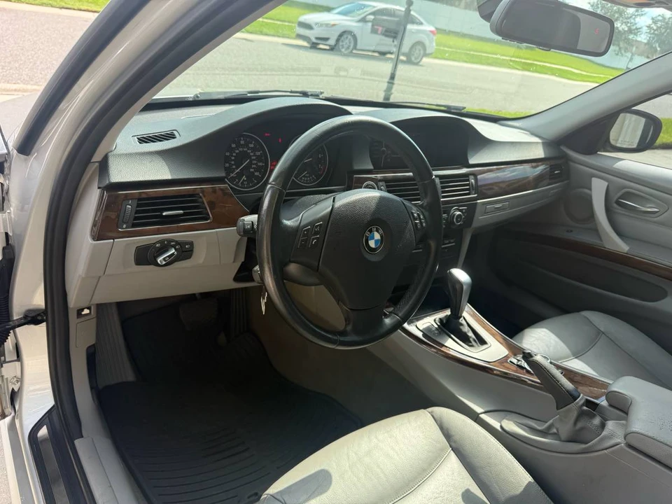 2011 BMW E90 3 Series Sedan - Image 11 of 19