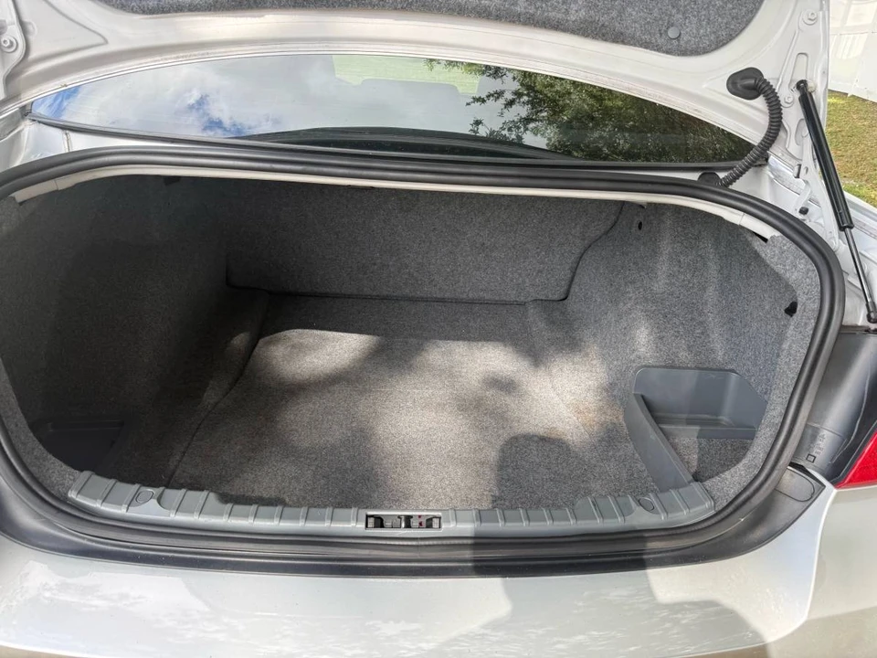 2011 BMW E90 3 Series Sedan - Image 15 of 15