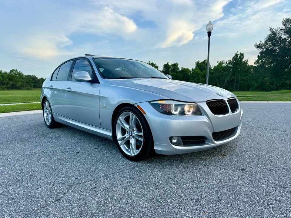 2011 BMW E90 3 Series Sedan - Image 6 of 15