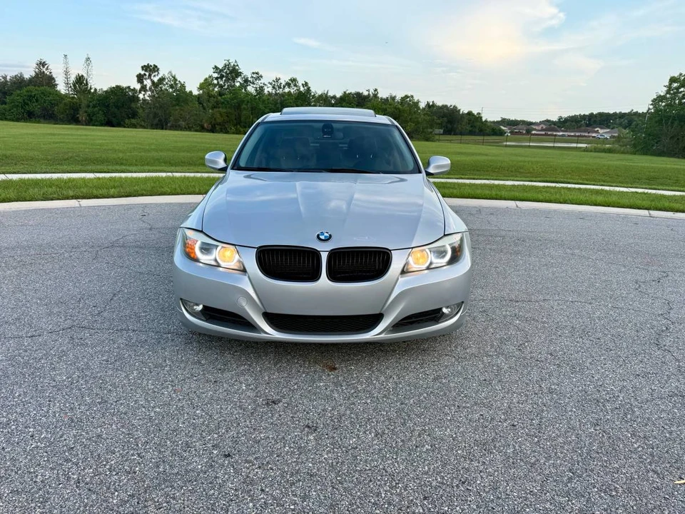 2011 BMW E90 3 Series Sedan - Image 7 of 15