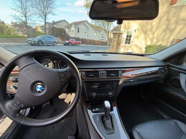 2011 BMW E90 3 Series Sedan - Image 4 of 12