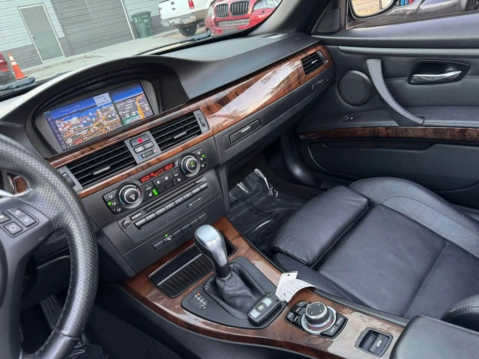 2011 BMW E93 3 Series Convertible - Image 7 of 10