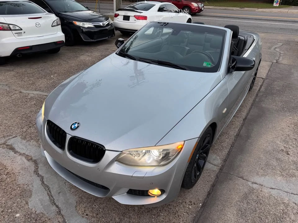 2011 BMW E93 3 Series Convertible - Image 5 of 10