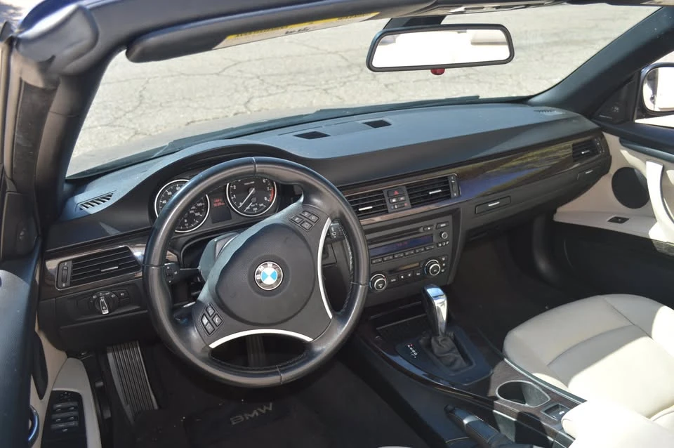 2011 BMW E93 3 Series Convertible - Image 7 of 8