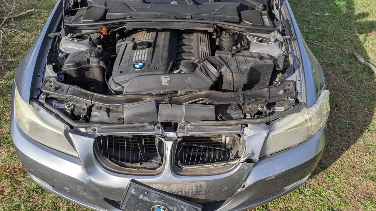 2011 BMW E90 3 Series Sedan - Image 6 of 6