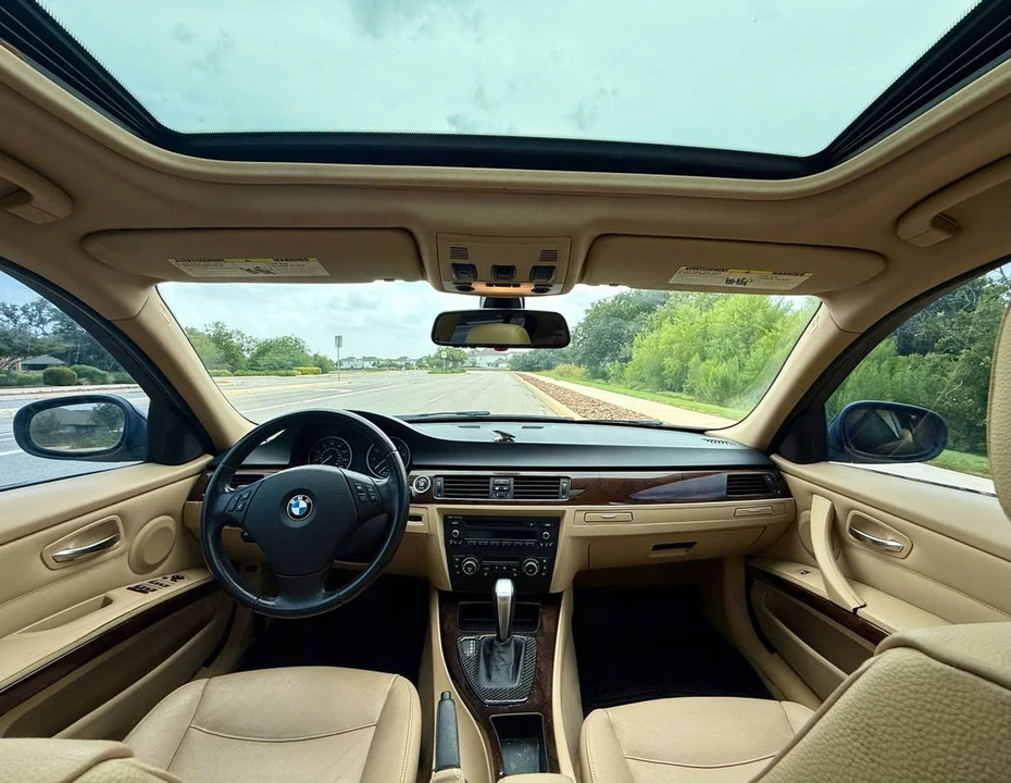 2011 BMW E90 3 Series Sedan - Image 14 of 17