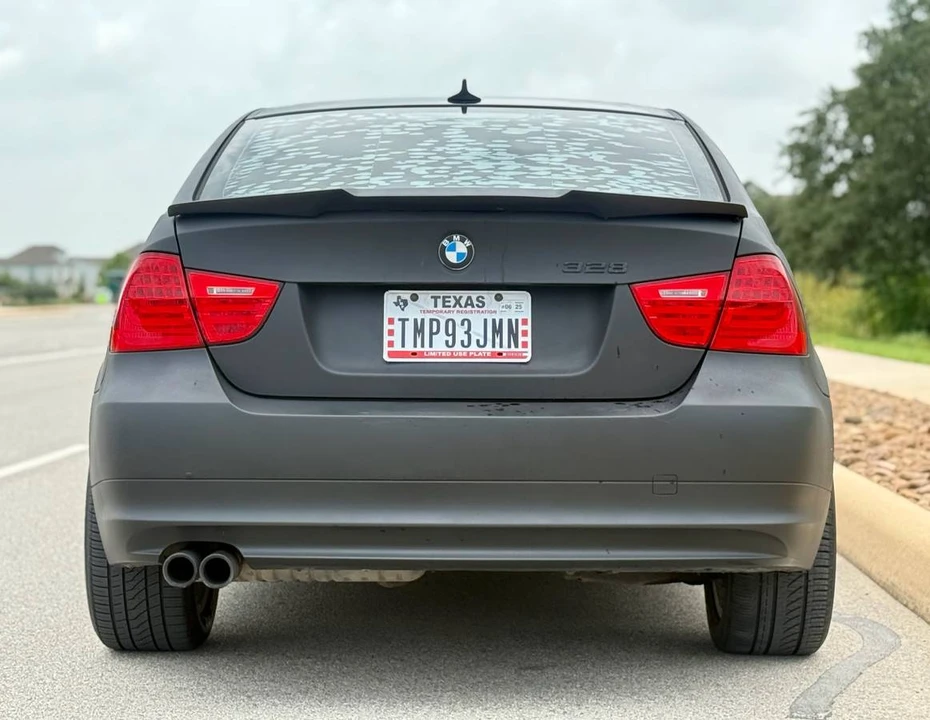 2011 BMW E90 3 Series Sedan - Image 9 of 17