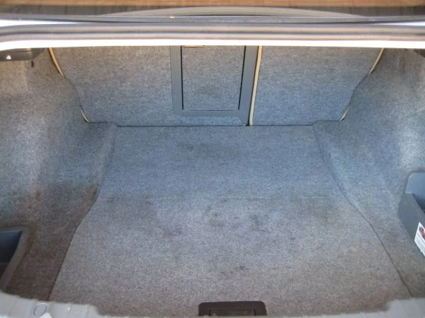 2011 BMW E90 3 Series Sedan - Image 19 of 20