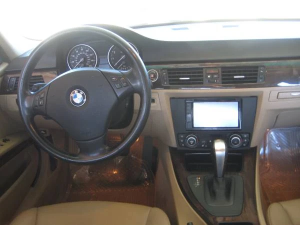 2011 BMW E90 3 Series Sedan - Image 13 of 20