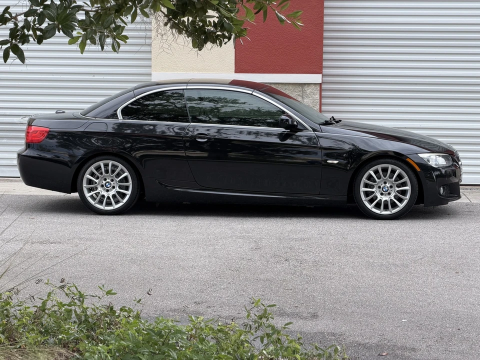 2011 BMW E93 3 Series Convertible - Image 28 of 31