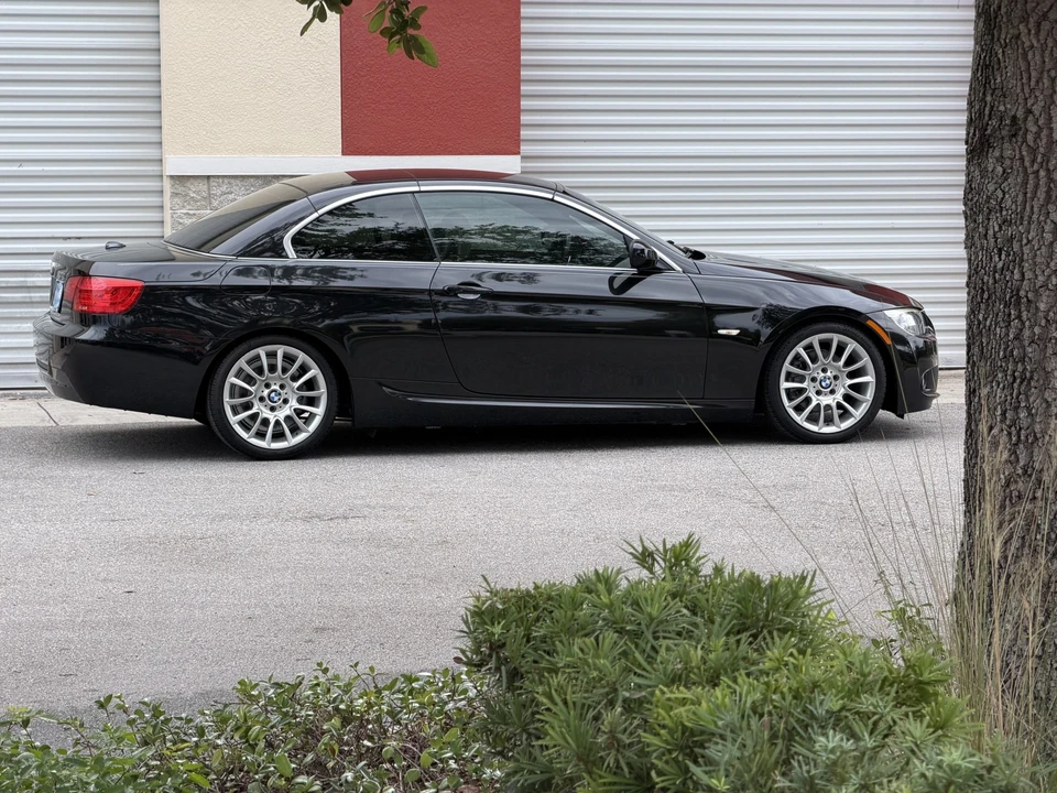 2011 BMW E93 3 Series Convertible - Image 29 of 31