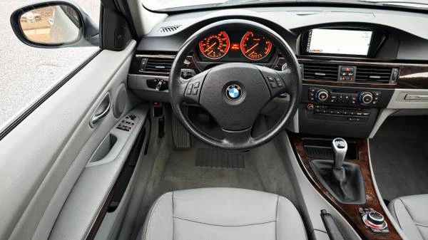 2011 BMW E90 3 Series Sedan - Image 17 of 21