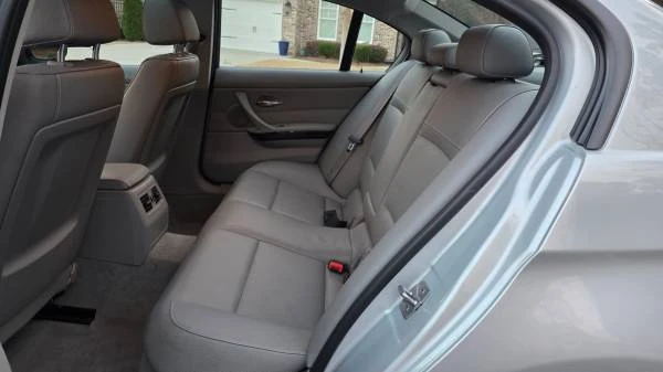 2011 BMW E90 3 Series Sedan - Image 13 of 21