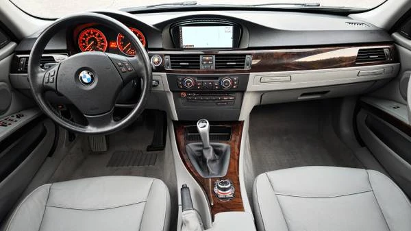 2011 BMW E90 3 Series Sedan - Image 18 of 21
