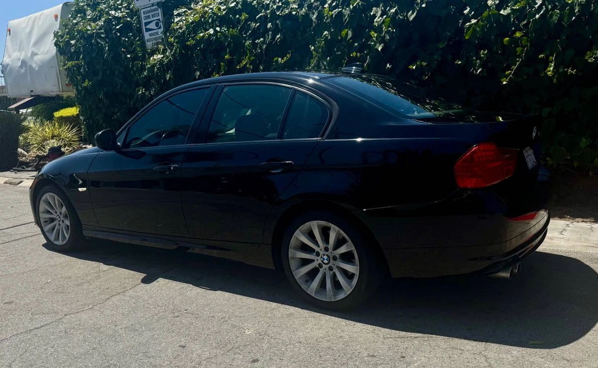 2011 BMW E90 3 Series Sedan - Image 3 of 11