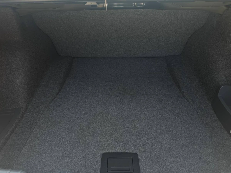2011 BMW E90 3 Series Sedan - Image 8 of 11