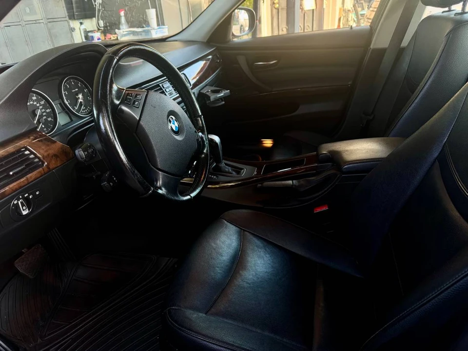 2011 BMW E90 3 Series Sedan - Image 6 of 11