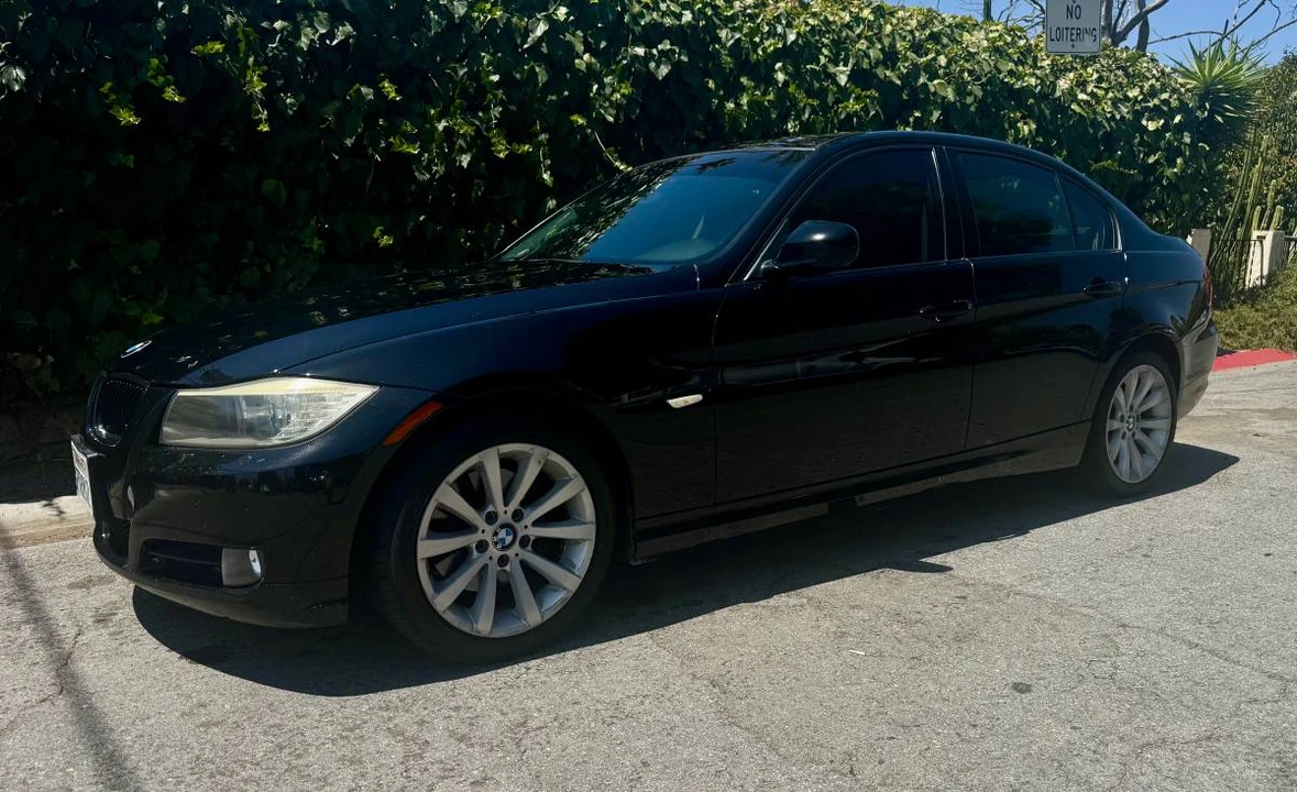 2011 BMW E90 3 Series Sedan - Image 2 of 11