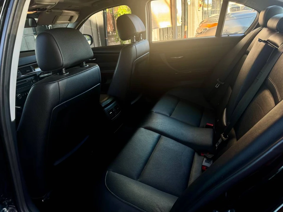 2011 BMW E90 3 Series Sedan - Image 10 of 11