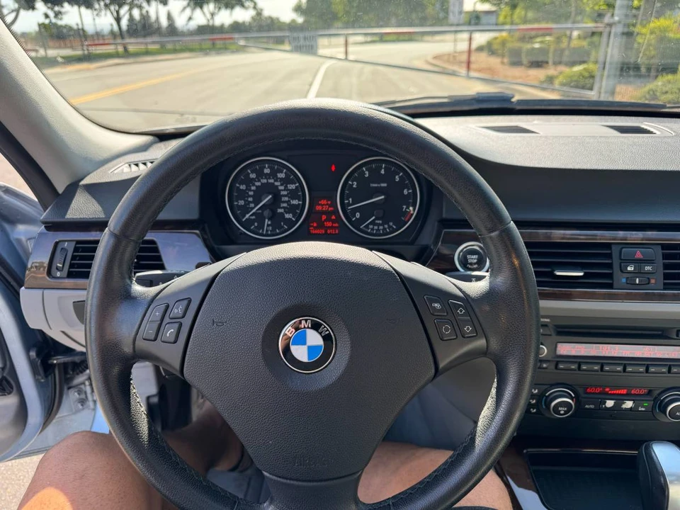2011 BMW E90 3 Series Sedan - Image 15 of 15