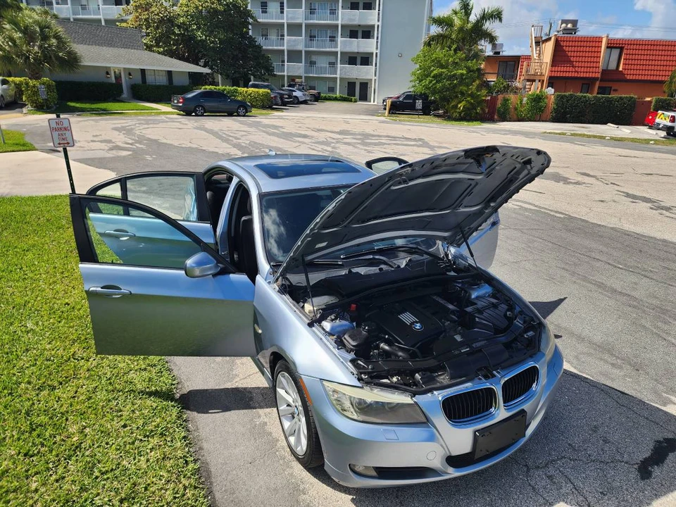 2011 BMW E90 3 Series Sedan - Image 16 of 18
