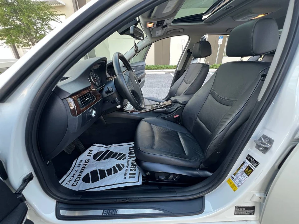 2011 BMW E90 3 Series Sedan - Image 5 of 18