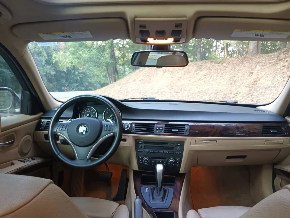 2011 BMW E90 3 Series Sedan - Image 15 of 24