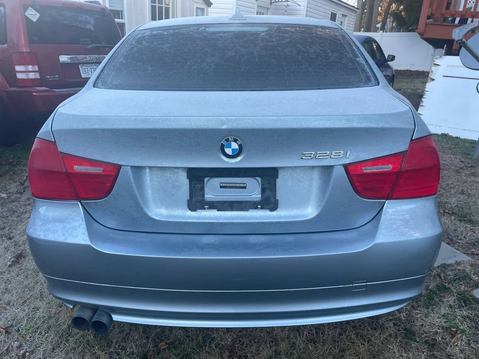 2011 BMW E90 3 Series Sedan - Image 17 of 21