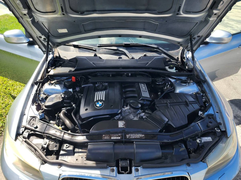 2011 BMW E90 3 Series Sedan - Image 15 of 18