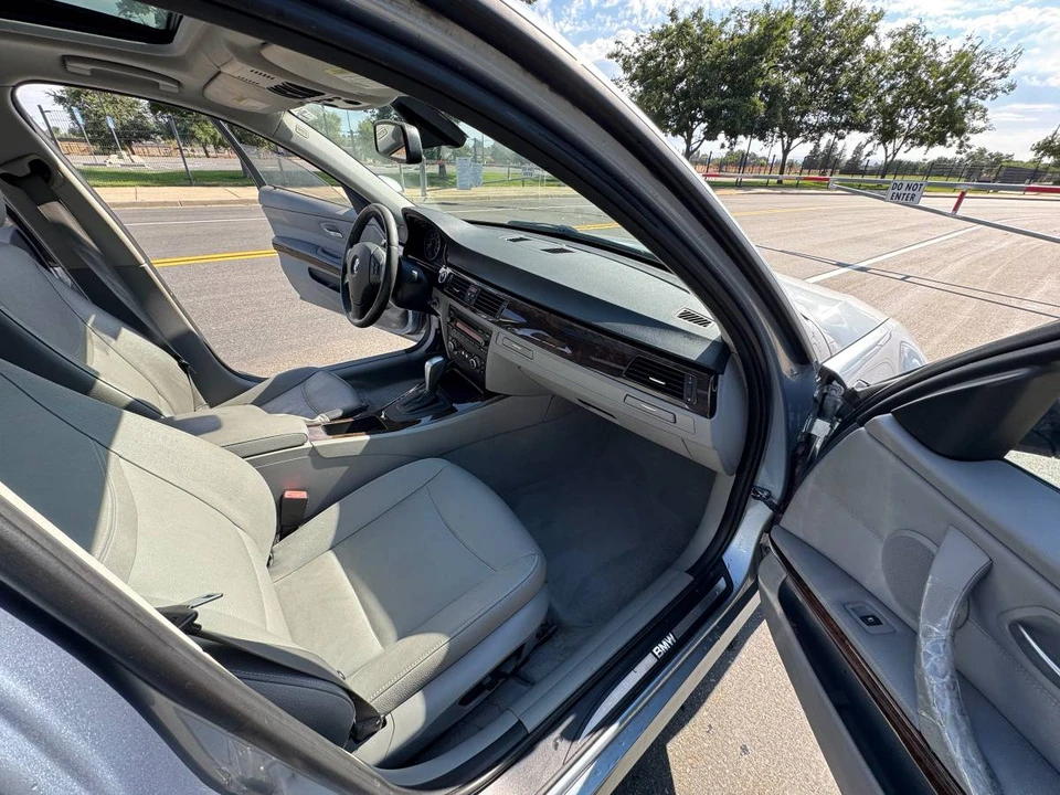 2011 BMW E90 3 Series Sedan - Image 12 of 15