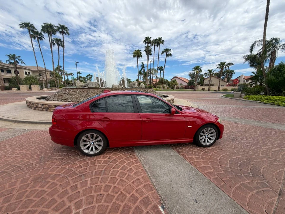 2011 BMW E90 3 Series Sedan - Image 8 of 22