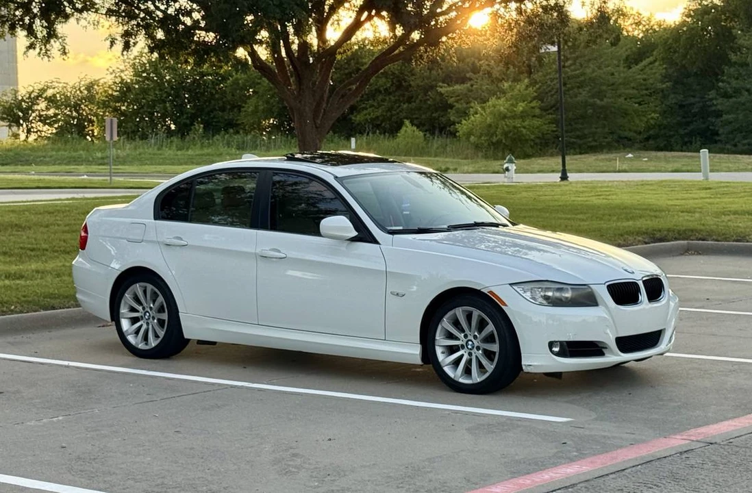 2011 BMW E90 3 Series Sedan - Image 3 of 11