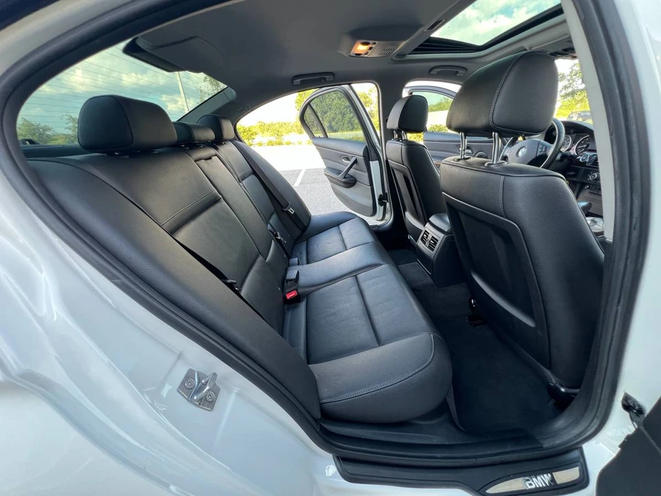2011 BMW E90 3 Series Sedan - Image 8 of 18