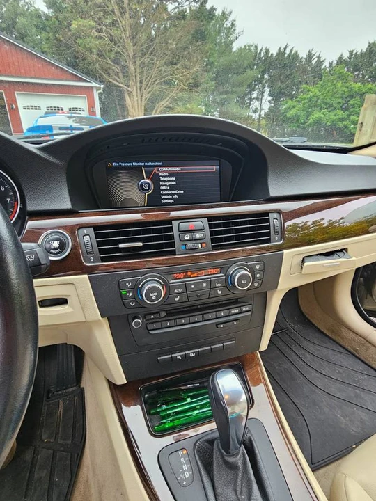 2011 BMW E90 3 Series Sedan - Image 3 of 4