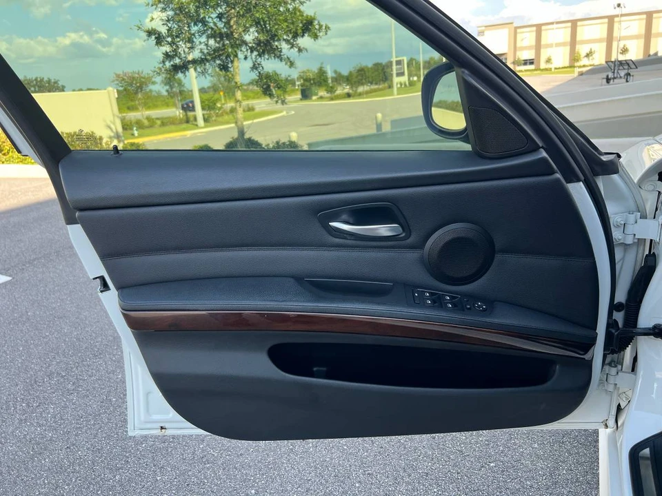 2011 BMW E90 3 Series Sedan - Image 12 of 18