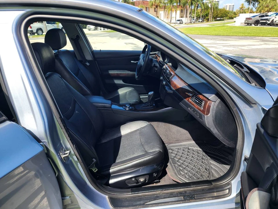 2011 BMW E90 3 Series Sedan - Image 9 of 18