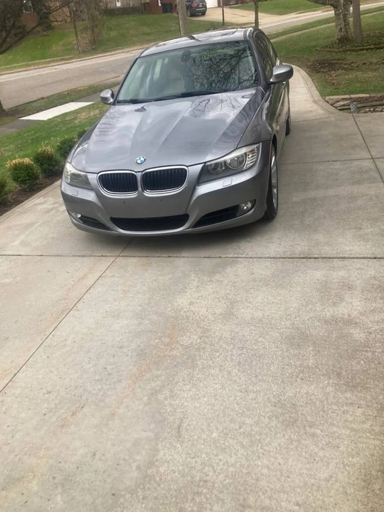 2011 BMW E90 3 Series Sedan - Image 5 of 8