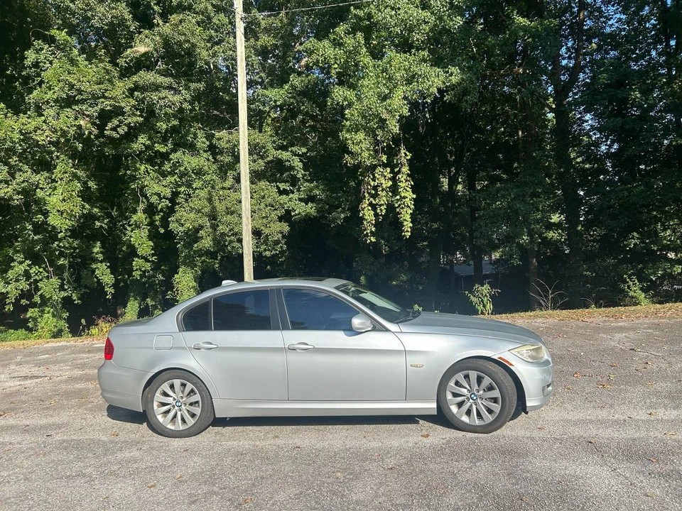 2011 BMW E90 3 Series Sedan - Image 3 of 12