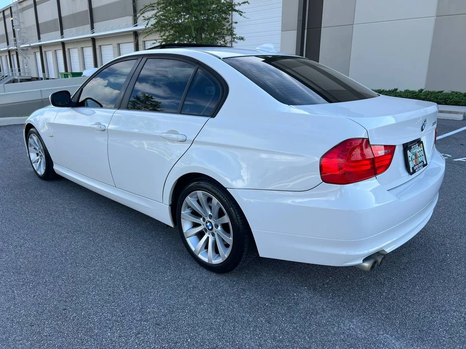 2011 BMW E90 3 Series Sedan - Image 3 of 18