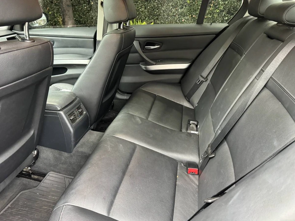 2011 BMW E90 3 Series Sedan - Image 11 of 17