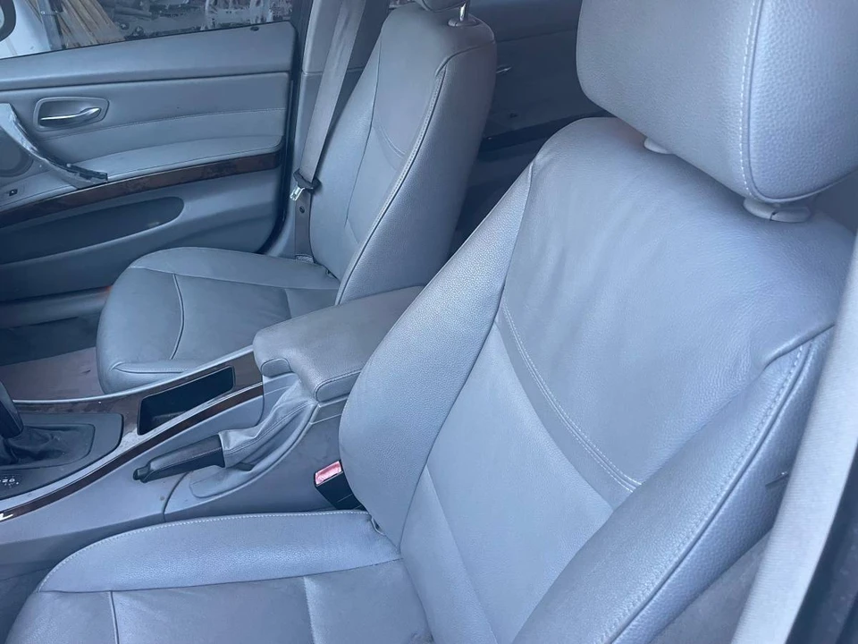 2011 BMW E90 3 Series Sedan - Image 14 of 21