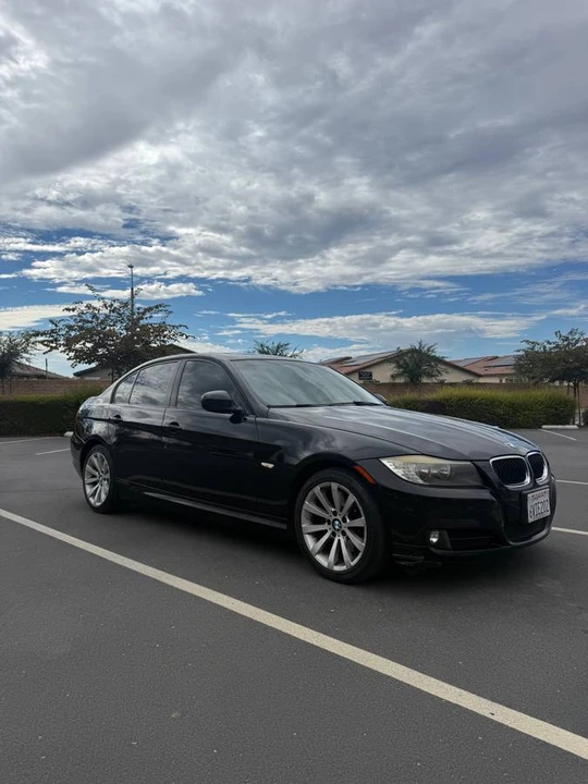 2011 BMW E90 3 Series Sedan - Image 6 of 13