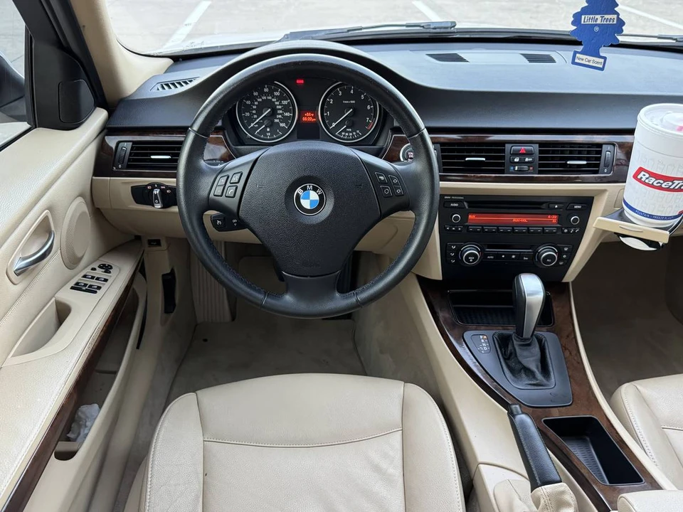 2011 BMW E90 3 Series Sedan - Image 10 of 11