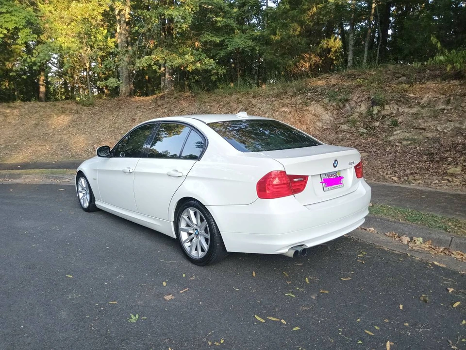 2011 BMW E90 3 Series Sedan - Image 4 of 24