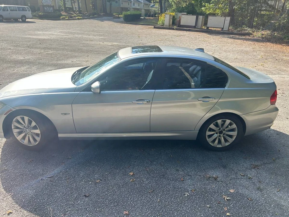 2011 BMW E90 3 Series Sedan - Image 5 of 12